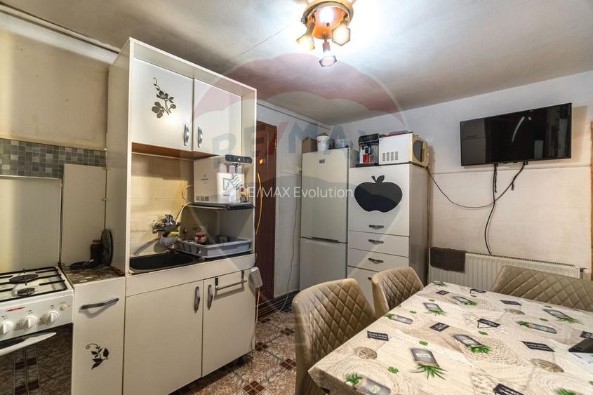 CASA COMPUSA DIN 2 APARTAMENTE, SCHEII BRASOVULUI| COMISION 0 - 14