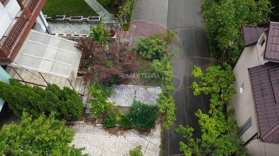 Casă de închiriat lângă parc – potrivită pentru centru / birouri - 27