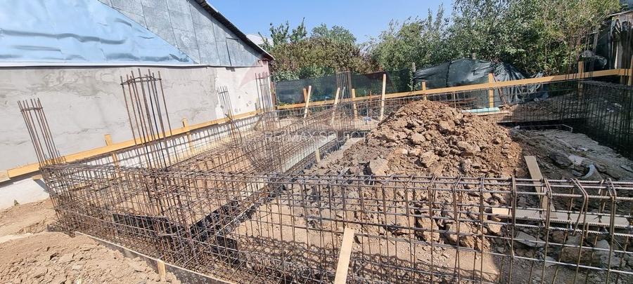 Pantelimon-central vanzare casa spatioasa-parter, etaj si mansarda - 30