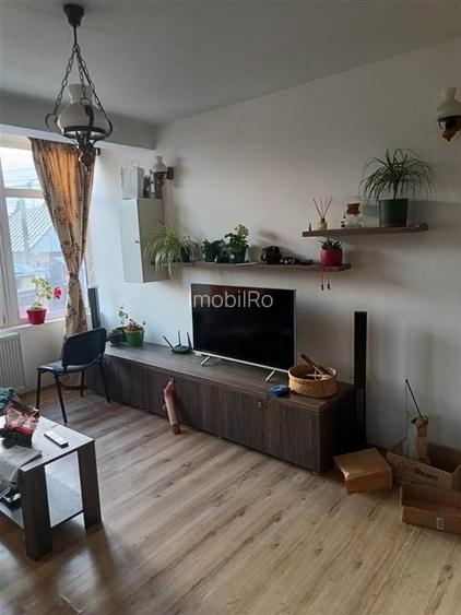 Apartament la casa + curte, 4 + camere - Valea Lupului/Deosebit (pret neg.) - 17