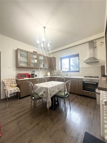 Casa Spatioasa cu Teren de 1000 mp | Poiana - 11