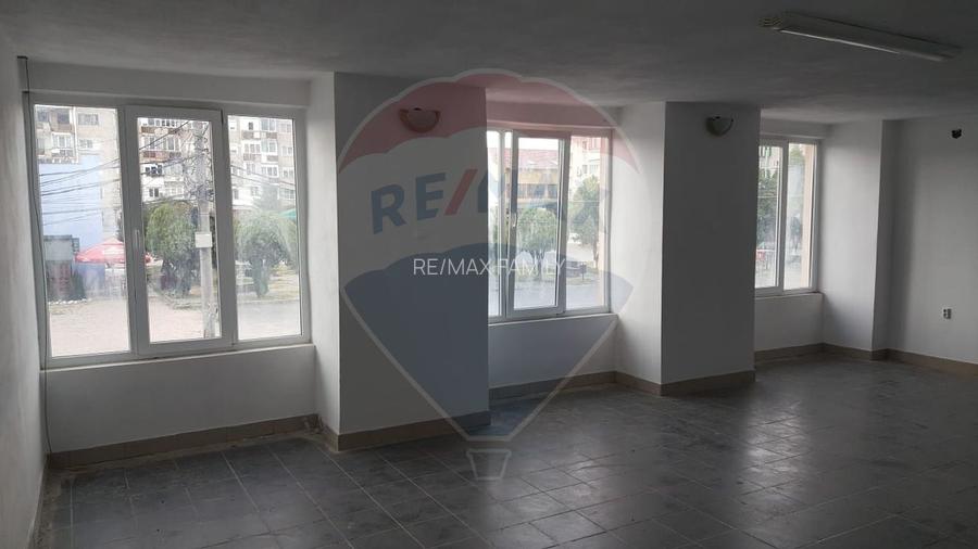 Spațiu comercial - 6