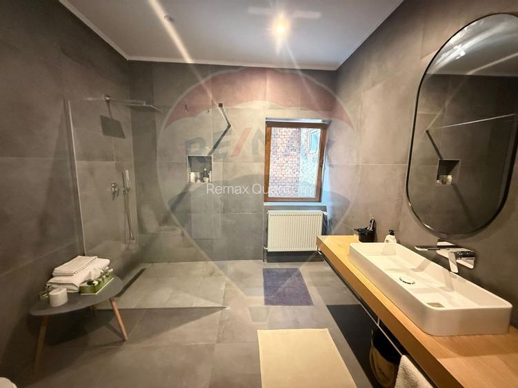 De închiriat Apartament superb în palat istoric – ultracentral, Oradea - 9