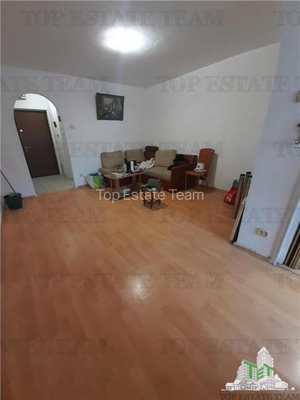 Bd Basarabiei -Parcul National- Vanzare  Garsoniera in bloc  Anvelopat-Libera - 3