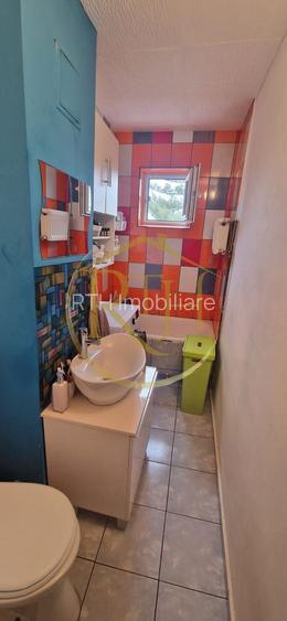 Vand apartament cu 4 camere in zona spitalul judetean,comision ,,0'' - 18