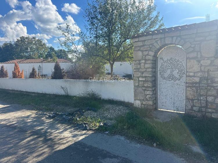 2 Mai - la 4 minute de plaja - pensiune 8 camere, finalizata 60% - 5