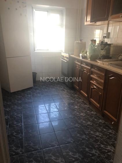 De inchiriat 4 camere decomandat Blv Mircea Voda - 10