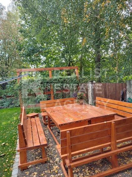 Vilă individuală 430 mp utili, teren 2.000 mp, panouri solare - 22