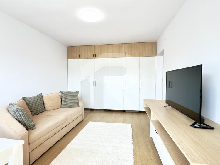 Studio,  prima închiriere Drumul Taberei - Parc Moghioros, etaj 4/10 - 3