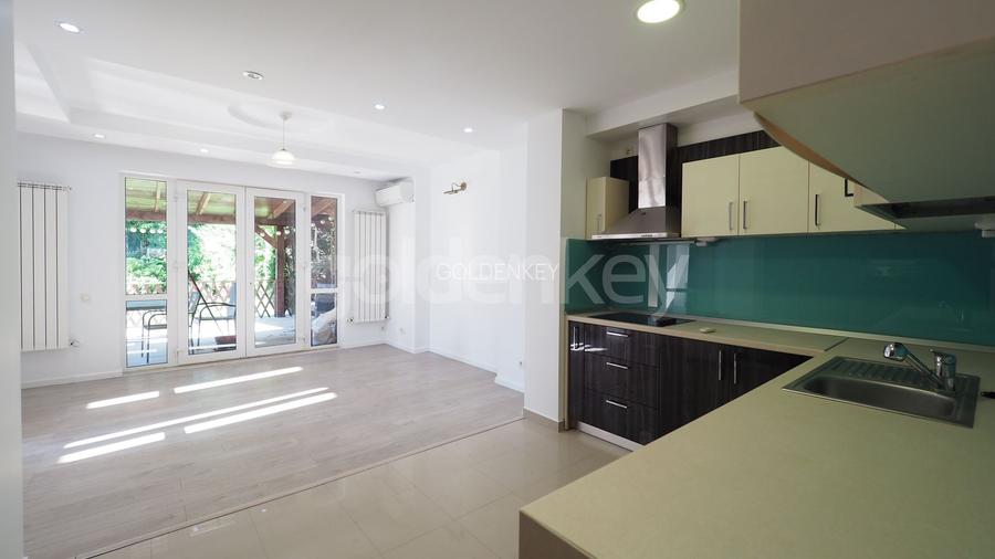 Vila insorita situata in complex langa Scolile Internationale - 6