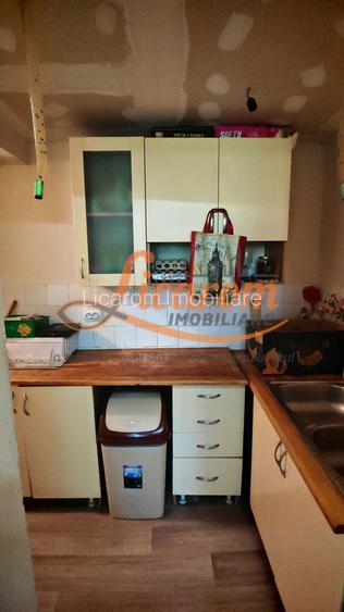 CASA SASEASCA comuna VULCAN,zona foarte buna,teren 3000 mp - 4