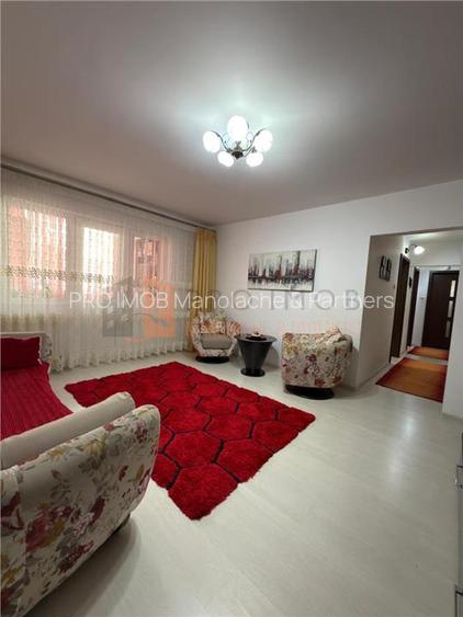 Apartament 3 camere cf 1 semidecomandat zona Micro 3 - 2