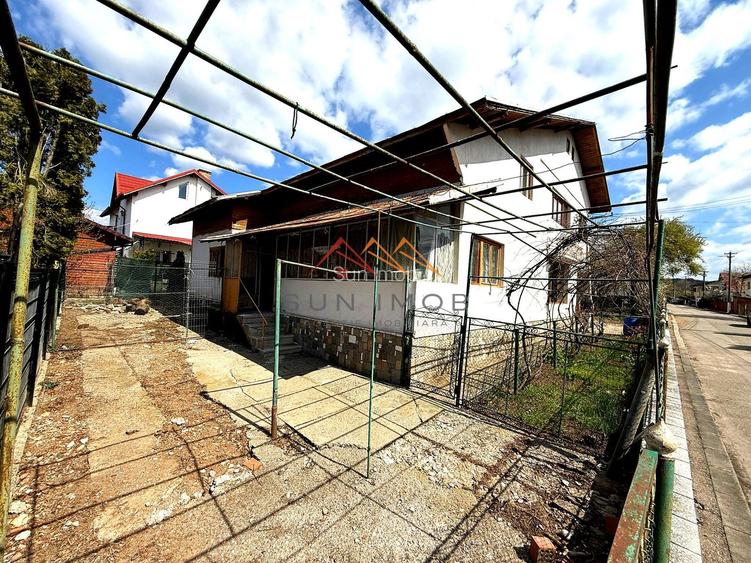 Casă P+1E cu teren generos de 697 mp, zona foarte buna Campina, PH - 3
