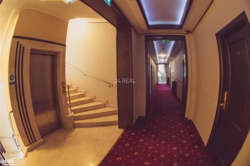 Hotel de vanzare in Predeal potrivit pentru investitie - 13