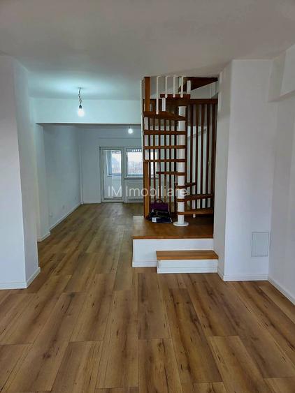 Modern- 5 camere- deosebit - 3 bai- renovat integral - 3