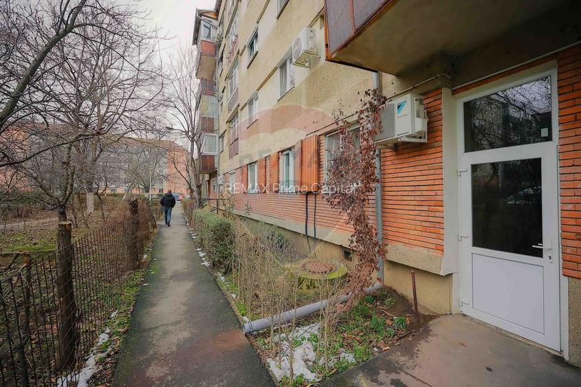 De vânzare garsonieră 13 mp, parter - zona Rogerius - 5