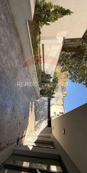 Vanzare Apartament 4 cu camere cu curte / loc parcare/ ultracentral - 7