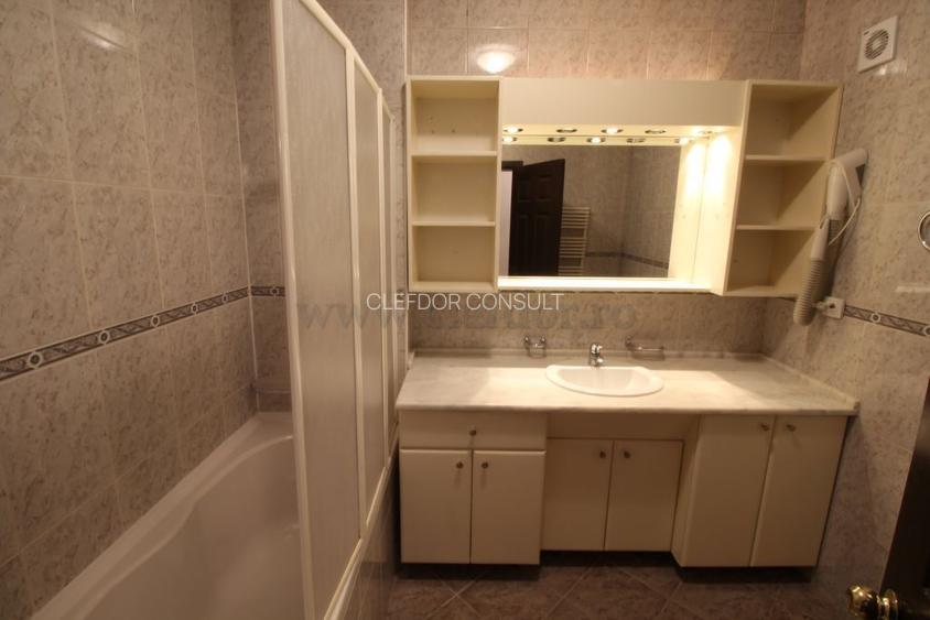 Vila de Inchiriat langa British School - 12