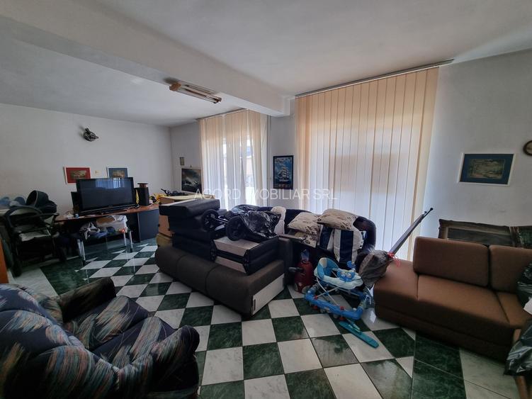 Ovidiu-vila D+P+1+M libera aproape de lac - 5