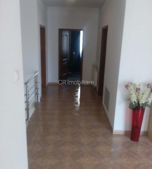 Vanzare vila 6 camere Jiului - 9