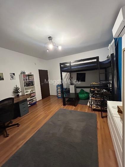 Proprietar - vând   casă/vilă  - 6