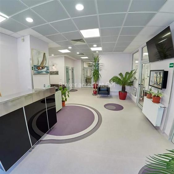 VANZARE SPATIU COMERCIAL Traian Mosilor Stradal Parcare proprie 0 Comision - 6