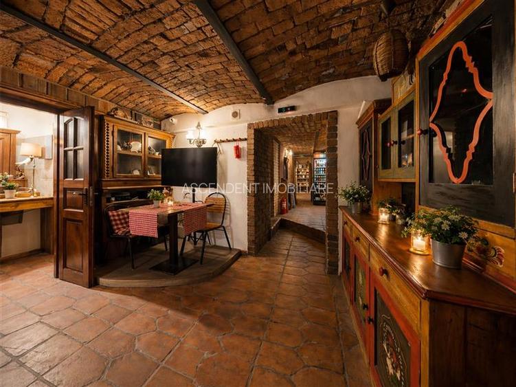 Resort cu perspectiva remarcabila in Centrul Istoric, Piata Unirii, Brasov - 4