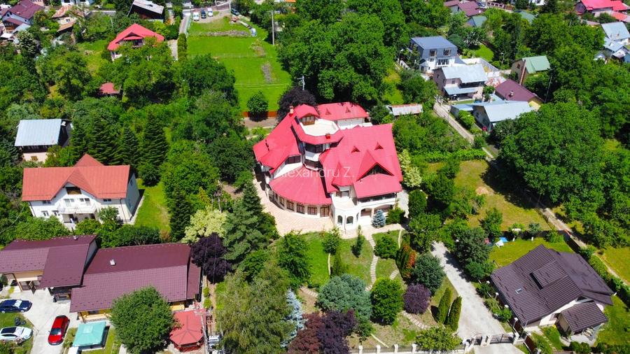 Casa / Vila / Conac Breaza 15 camere + - 4