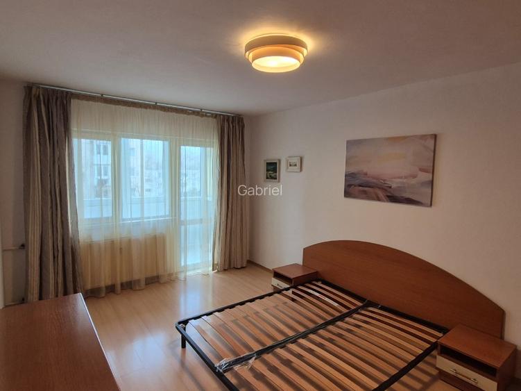 Închiriez apartament 3 camere  - 10
