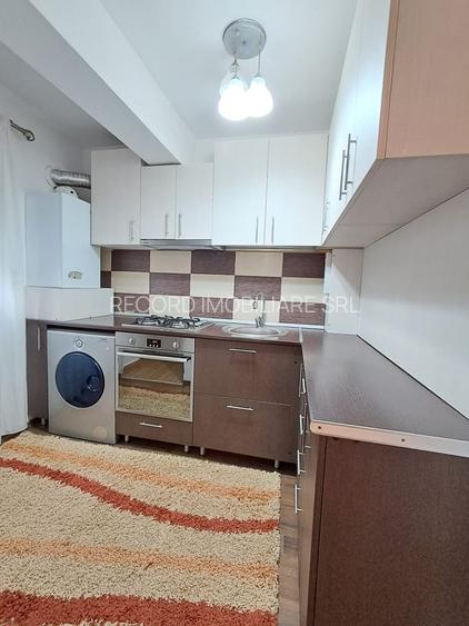 Apartament 2 camere mobilat si utilat, cu parcare inclusa,strada Eroilor, Flores - 5