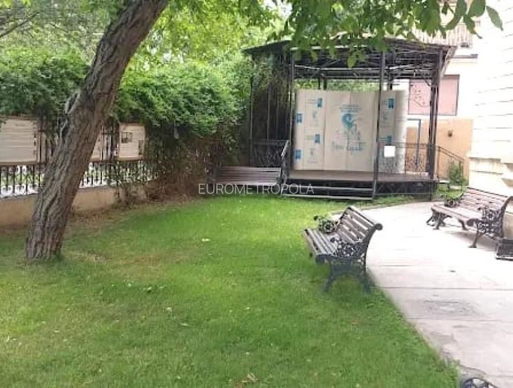 Imobil interbelic Piata Romana - 8