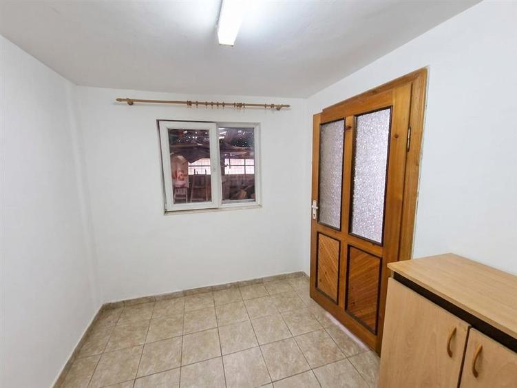 RECO Casa cu 2 camere+living, renovata complet, in Episcopia Bihor