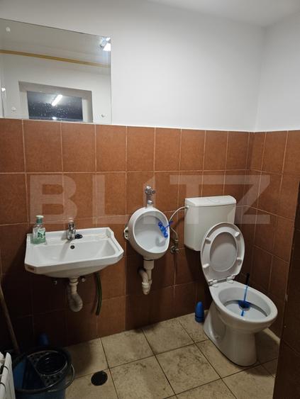 Spațiu comercial de vânzare, 89 mp, vitrină stradală, complet mobilat