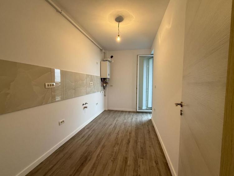 Apartament spațios, decomandat. Balcon generos.Zonă bună – Giroc