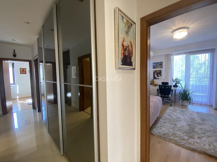 Apartament 4 camere bloc boutique si terasa de 25m - 30