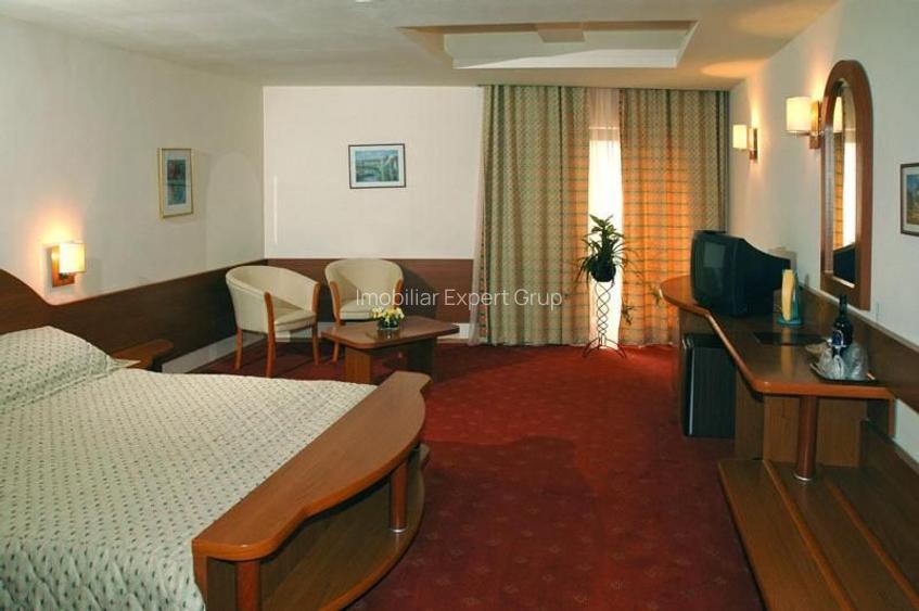 Hotel 4 stele, zona Pta Victoriei,cu restaurant si crama,comision 0 - 6