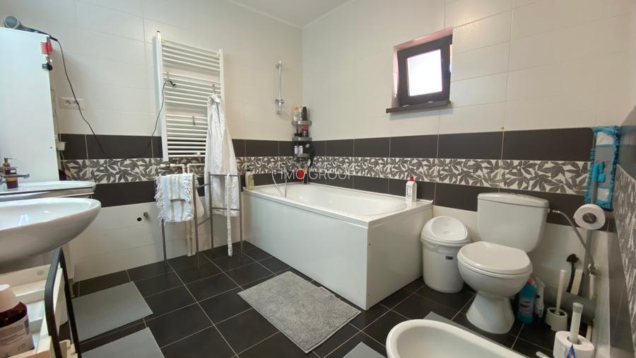 Se vinde URGENT Vila 6 camere Otopeni zona 23 August - 15