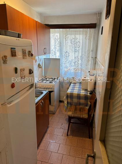 Apartament cu 3 camere de vanzare, situat in zona Inel 2 - Groapa - 3