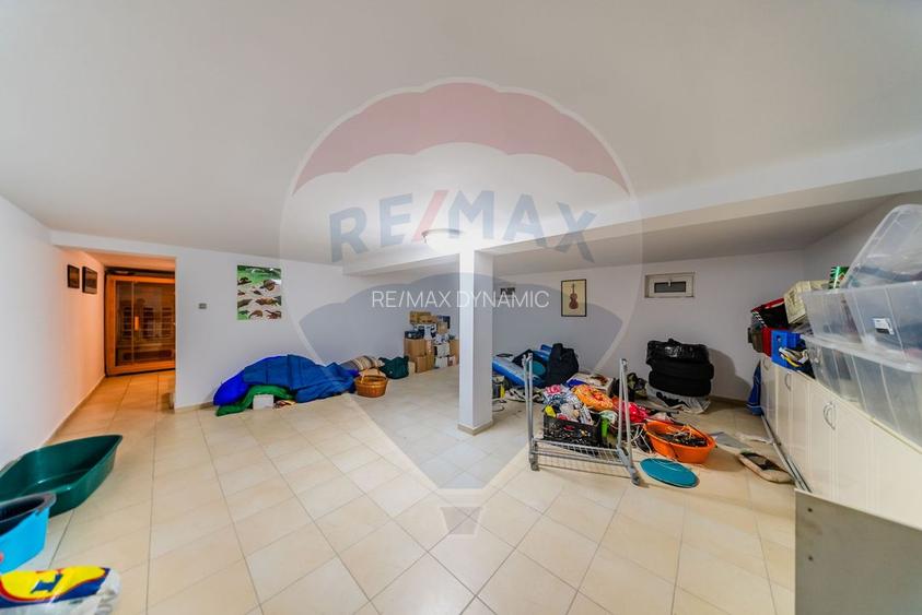 Vilă cu 4 camere de vânzare 921 mp zona Subcetate,Arad - 27