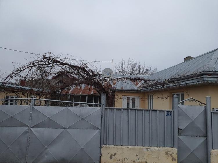Casa la tara cu baie si apa curenta - 5