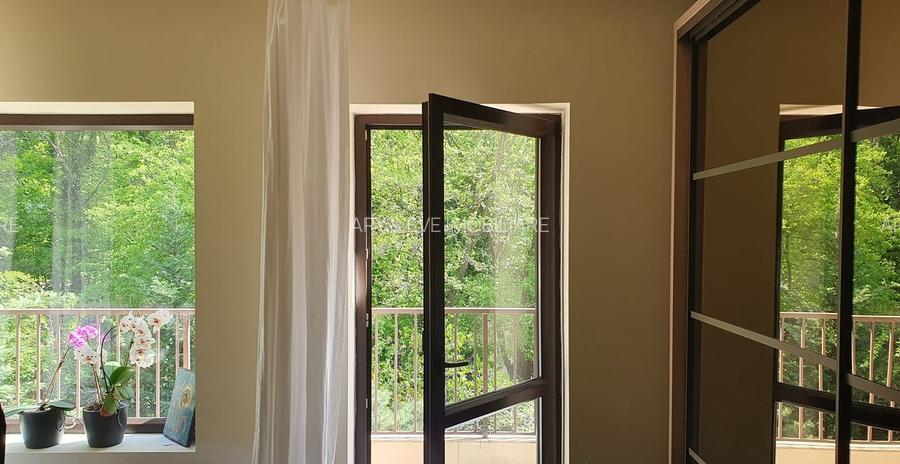 Sect 1, Bucuresti-Vila langa padurea Baneasa, zona Liceul Francez/COMISION 0 - 16