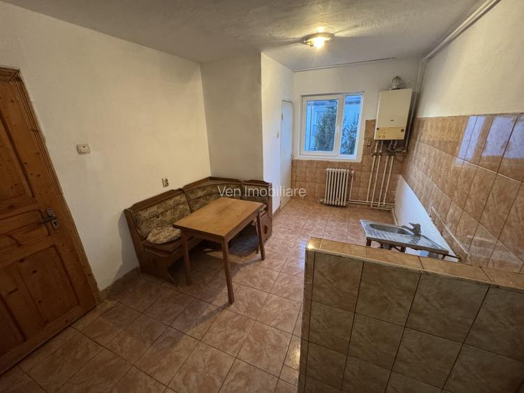 Apartament 2 camere, zona Andrei Mureșanu, etaj 4/4 - 2