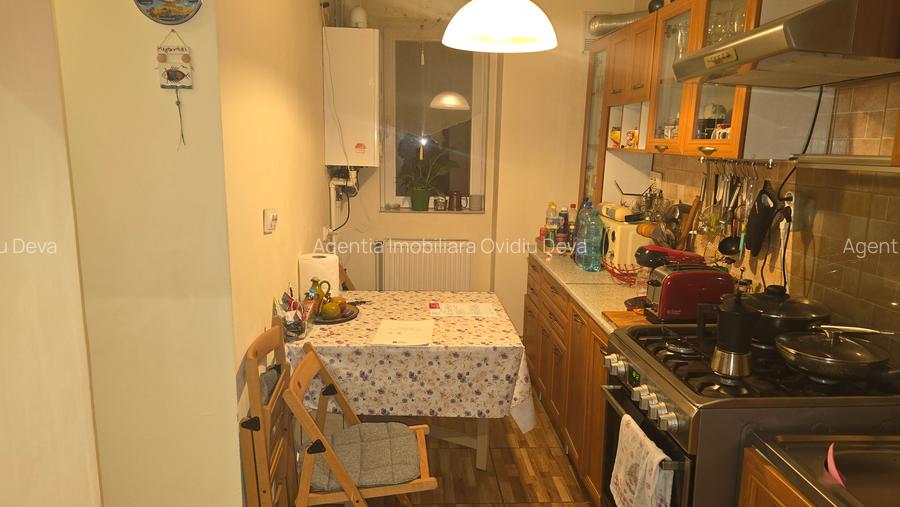 Vand apartament cu 2 camere intrari separate, Deva, Bld. Dacia, etaj 5, mobilat - 4