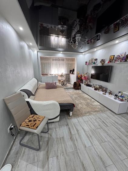 Apartament 3 camere decomandat vis a vis de hotel zodiac  - 2
