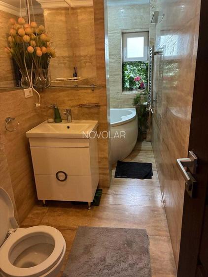 Apartamen spatios cu 3 camere- Bld Unirii - 5