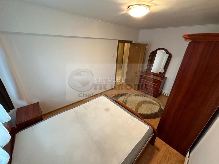 Decomandat, 2 cam, etaj 4/4, zona Hala Centrală , 141.900 € - 7