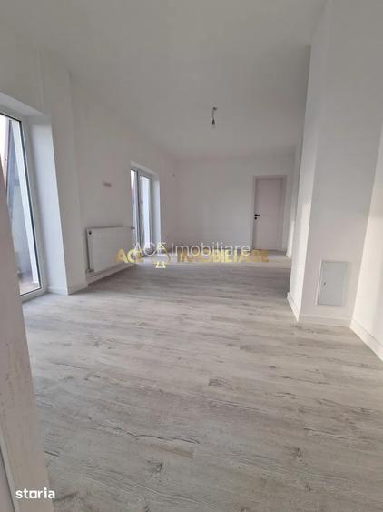2 Camere de vanzare | Titan | Metrou | Centrala | Comision 0 - 7