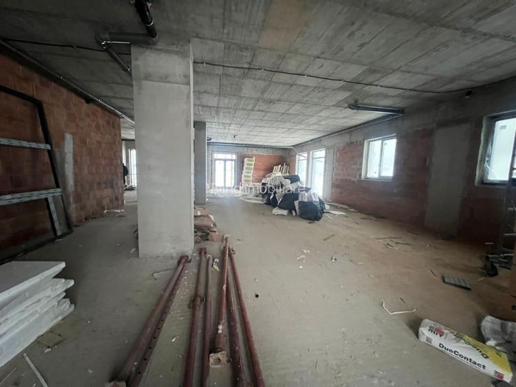 Spatiu comercial  ,671 mp utili ,  intr-un nou ansamblu ANDREI MURESANU - 3