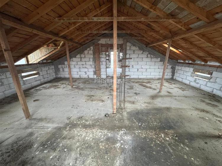 Casa Radulesti, an 1996 ,la rosu, 2.000 mp teren , 310 mp casa - 19