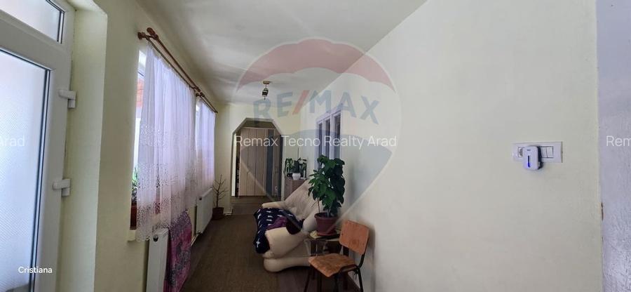 Casă cu anexă, livadă și panouri fotovoltaice - 10